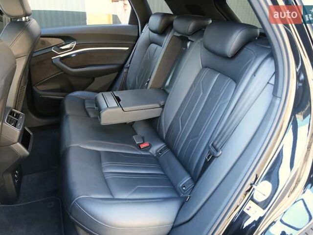 Черный Ауди E-Tron, объемом двигателя 0 л и пробегом 140 тыс. км за 31900 $, фото 8 на Automoto.ua