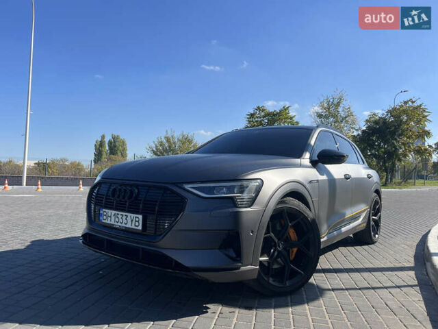 Черный Ауди E-Tron, объемом двигателя 0 л и пробегом 182 тыс. км за 25900 $, фото 1 на Automoto.ua