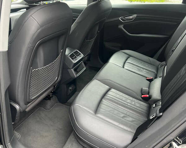 Чорний Ауді E-Tron, об'ємом двигуна 0 л та пробігом 133 тис. км за 27500 $, фото 9 на Automoto.ua
