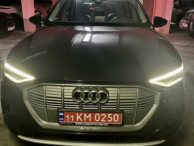 Чорний Ауді E-Tron, об'ємом двигуна 0 л та пробігом 204 тис. км за 21900 $, фото 40 на Automoto.ua