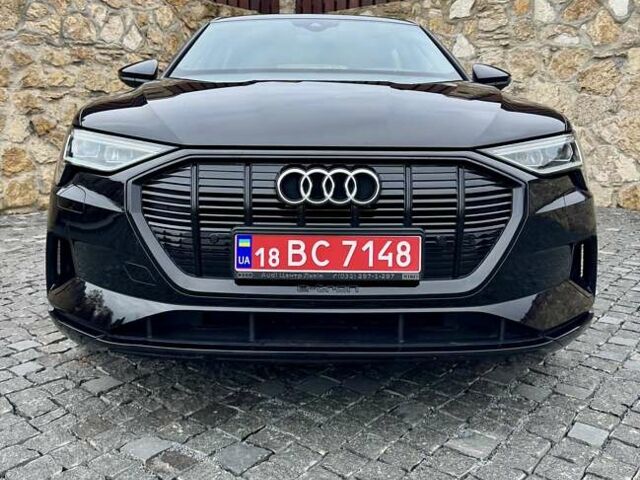 Черный Ауди E-Tron, объемом двигателя 0 л и пробегом 109 тыс. км за 28700 $, фото 10 на Automoto.ua