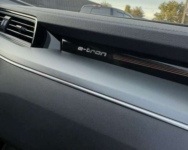 Черный Ауди E-Tron, объемом двигателя 0 л и пробегом 77 тыс. км за 30900 $, фото 50 на Automoto.ua