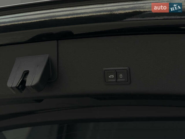 Чорний Ауді E-Tron, об'ємом двигуна 0 л та пробігом 162 тис. км за 28500 $, фото 53 на Automoto.ua