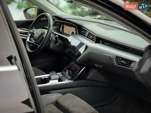 Чорний Ауді E-Tron, об'ємом двигуна 0 л та пробігом 140 тис. км за 26000 $, фото 60 на Automoto.ua