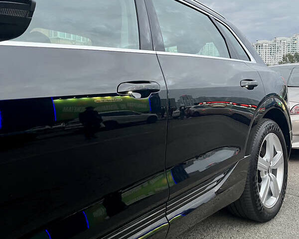 Чорний Ауді E-Tron, об'ємом двигуна 0 л та пробігом 204 тис. км за 21900 $, фото 31 на Automoto.ua