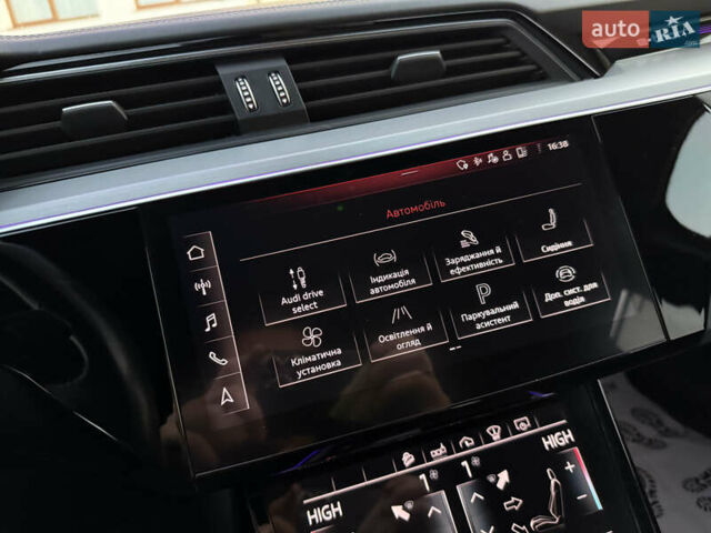 Черный Ауди E-Tron, объемом двигателя 0 л и пробегом 88 тыс. км за 31999 $, фото 88 на Automoto.ua