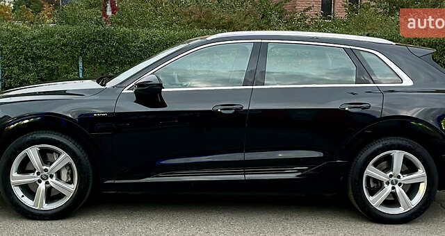 Чорний Ауді E-Tron, об'ємом двигуна 0 л та пробігом 204 тис. км за 21900 $, фото 33 на Automoto.ua