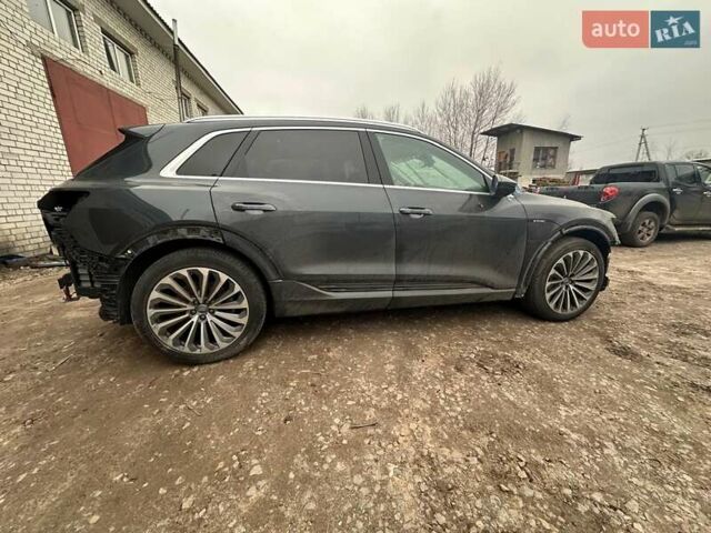 Чорний Ауді E-Tron, об'ємом двигуна 0 л та пробігом 97 тис. км за 19000 $, фото 9 на Automoto.ua
