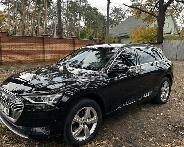 Ауді E-Tron 2019 у Ирпене на Automoto.ua Чорний Ауді E-Tron, об'ємом двигуна 0 л та пробігом 71 тис. км за 38300 $, фото 1 на Automoto.ua