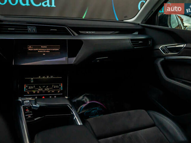 Черный Ауди E-Tron, объемом двигателя 0 л и пробегом 133 тыс. км за 28900 $, фото 65 на Automoto.ua