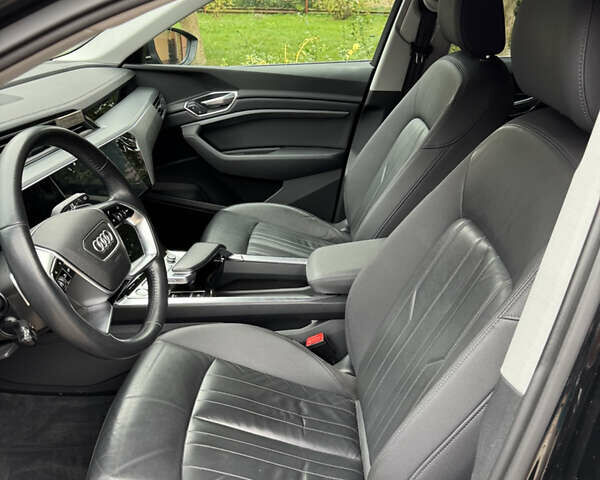 Чорний Ауді E-Tron, об'ємом двигуна 0 л та пробігом 211 тис. км за 20500 $, фото 12 на Automoto.ua