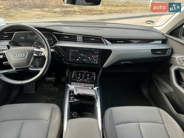 Черный Ауди E-Tron, объемом двигателя 0 л и пробегом 168 тыс. км за 25999 $, фото 33 на Automoto.ua