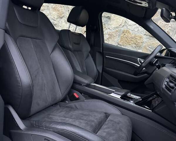 Черный Ауди E-Tron, объемом двигателя 0 л и пробегом 109 тыс. км за 28700 $, фото 32 на Automoto.ua