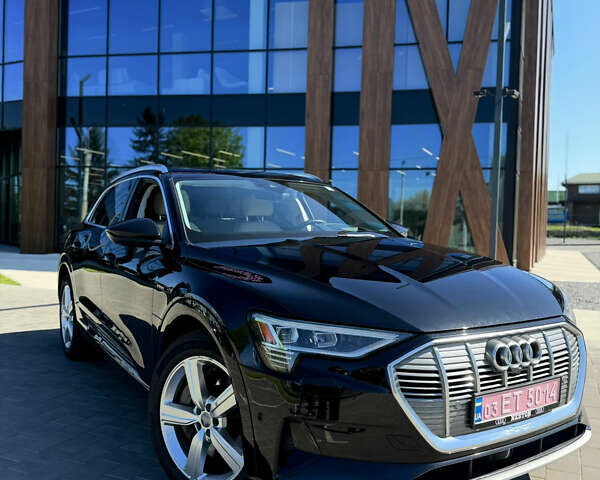 Черный Ауди E-Tron, объемом двигателя 0 л и пробегом 72 тыс. км за 33000 $, фото 1 на Automoto.ua