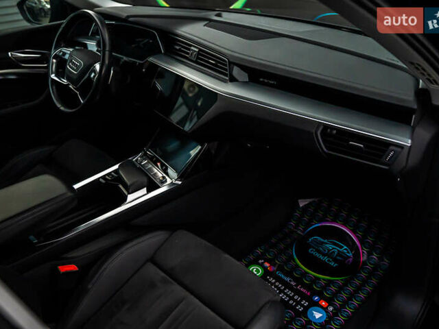 Черный Ауди E-Tron, объемом двигателя 0 л и пробегом 133 тыс. км за 28900 $, фото 61 на Automoto.ua