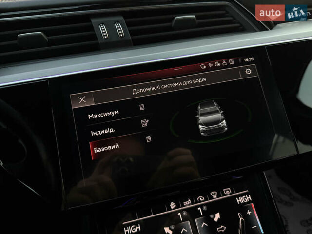 Черный Ауди E-Tron, объемом двигателя 0 л и пробегом 88 тыс. км за 31999 $, фото 91 на Automoto.ua