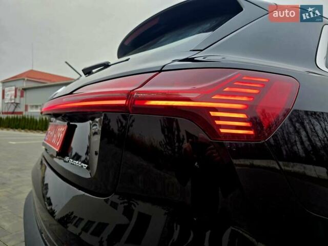 Чорний Ауді E-Tron, об'ємом двигуна 0 л та пробігом 135 тис. км за 22900 $, фото 19 на Automoto.ua