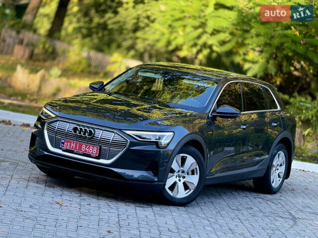 Черный Ауди E-Tron, объемом двигателя 0 л и пробегом 128 тыс. км за 28200 $, фото 13 на Automoto.ua