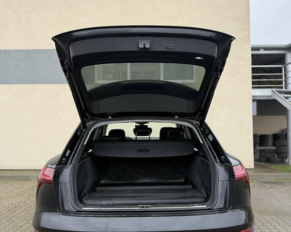 Чорний Ауді E-Tron, об'ємом двигуна 0 л та пробігом 142 тис. км за 23500 $, фото 5 на Automoto.ua