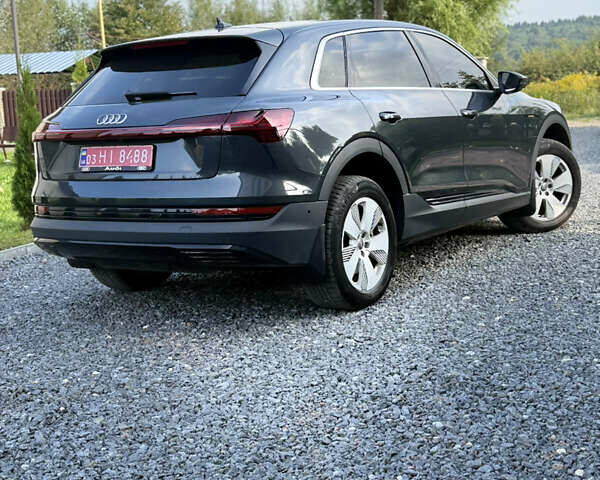 Чорний Ауді E-Tron, об'ємом двигуна 0 л та пробігом 125 тис. км за 28000 $, фото 16 на Automoto.ua