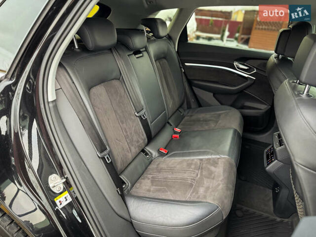 Чорний Ауді E-Tron, об'ємом двигуна 0 л та пробігом 140 тис. км за 26000 $, фото 71 на Automoto.ua