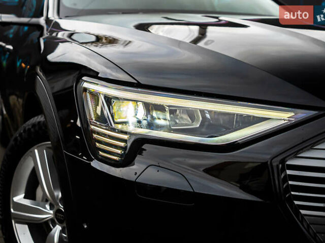 Чорний Ауді E-Tron, об'ємом двигуна 0 л та пробігом 100 тис. км за 31400 $, фото 25 на Automoto.ua