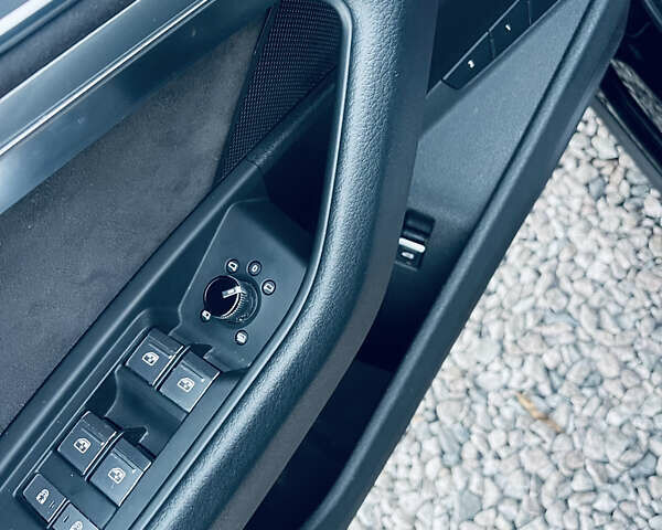 Черный Ауди E-Tron, объемом двигателя 0 л и пробегом 171 тыс. км за 24444 $, фото 21 на Automoto.ua