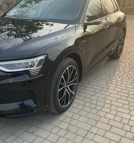 Чорний Ауді E-Tron, об'ємом двигуна 0 л та пробігом 137 тис. км за 27500 $, фото 16 на Automoto.ua