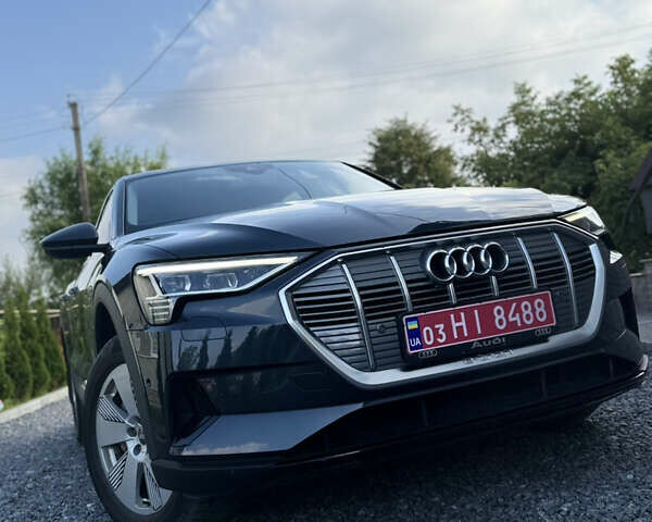 Чорний Ауді E-Tron, об'ємом двигуна 0 л та пробігом 125 тис. км за 28000 $, фото 7 на Automoto.ua