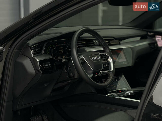 Чорний Ауді E-Tron, об'ємом двигуна 0 л та пробігом 162 тис. км за 28500 $, фото 44 на Automoto.ua