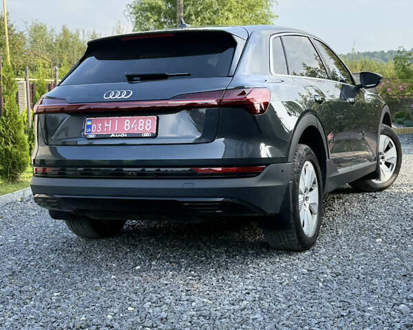 Чорний Ауді E-Tron, об'ємом двигуна 0 л та пробігом 125 тис. км за 28000 $, фото 12 на Automoto.ua