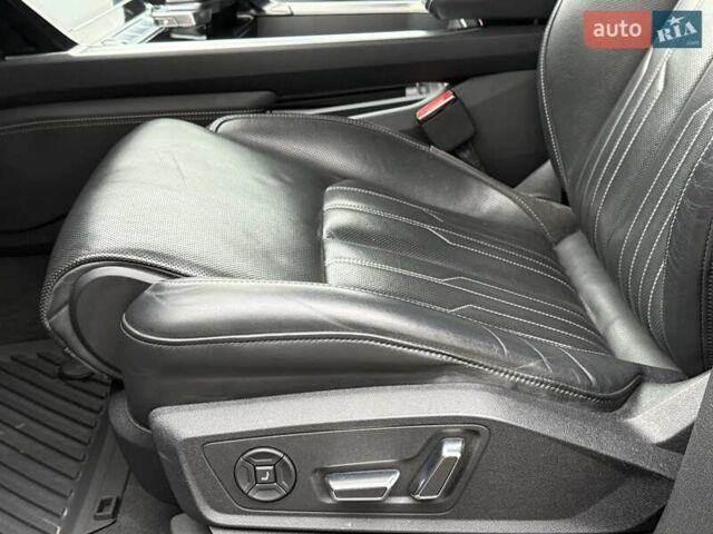 Чорний Ауді E-Tron, об'ємом двигуна 0 л та пробігом 76 тис. км за 31000 $, фото 25 на Automoto.ua