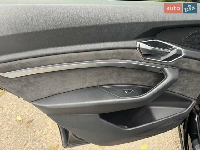 Чорний Ауді E-Tron, об'ємом двигуна 0 л та пробігом 151 тис. км за 27500 $, фото 18 на Automoto.ua