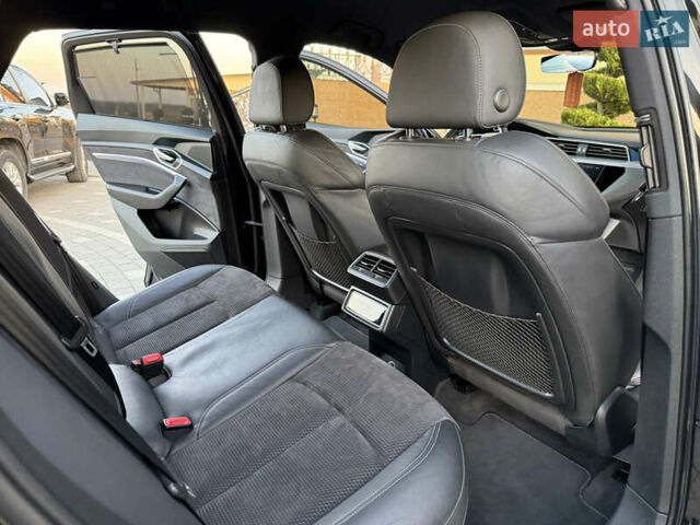 Черный Ауди E-Tron, объемом двигателя 0 л и пробегом 88 тыс. км за 29900 $, фото 72 на Automoto.ua