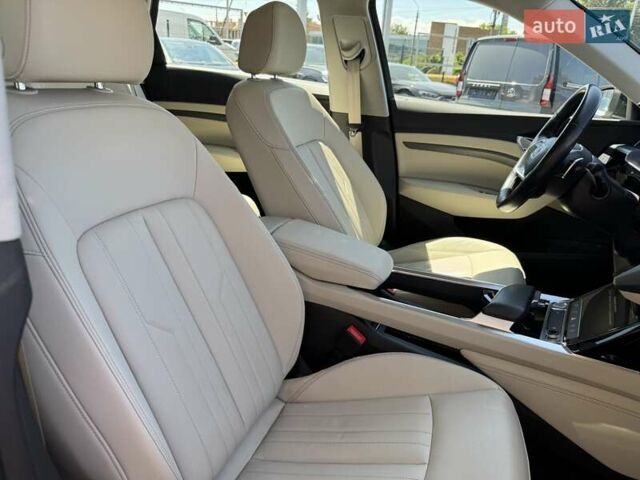Черный Ауди E-Tron, объемом двигателя 0 л и пробегом 196 тыс. км за 23990 $, фото 19 на Automoto.ua