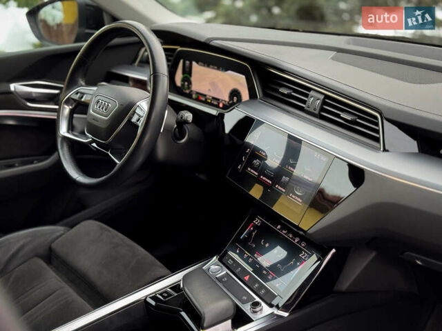 Чорний Ауді E-Tron, об'ємом двигуна 0 л та пробігом 140 тис. км за 26000 $, фото 61 на Automoto.ua