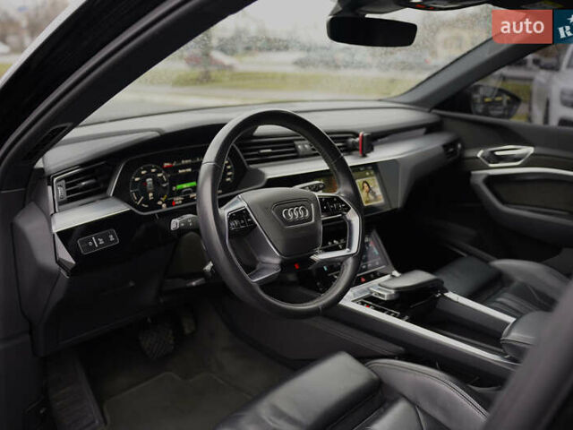 Черный Ауди E-Tron, объемом двигателя 0 л и пробегом 71 тыс. км за 34300 $, фото 8 на Automoto.ua