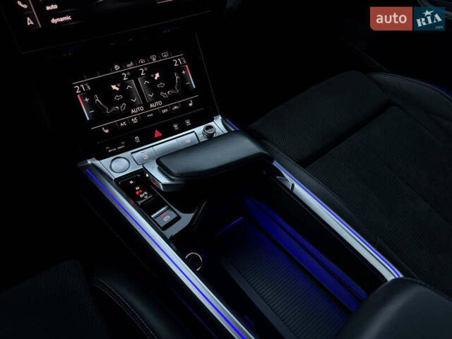 Черный Ауди E-Tron, объемом двигателя 0 л и пробегом 88 тыс. км за 29999 $, фото 101 на Automoto.ua