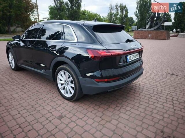 Черный Ауди E-Tron, объемом двигателя 0 л и пробегом 122 тыс. км за 29000 $, фото 6 на Automoto.ua