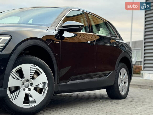 Ауді E-Tron 2019 у Рівному на Automoto.ua Чорний Ауді E-Tron, об'ємом двигуна 0 л та пробігом 220 тис. км за 23500 $, фото 6 на Automoto.ua