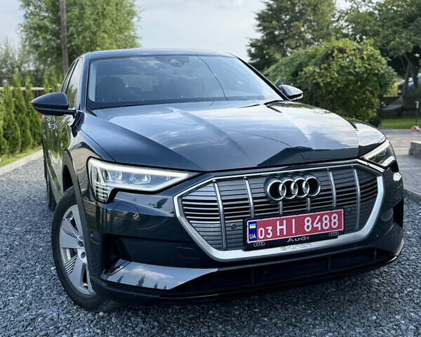 Чорний Ауді E-Tron, об'ємом двигуна 0 л та пробігом 125 тис. км за 28000 $, фото 1 на Automoto.ua
