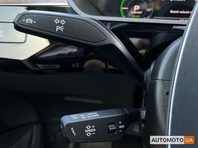 Черный Ауди E-Tron, объемом двигателя 95 л и пробегом 64 тыс. км за 35900 $, фото 29 на Automoto.ua