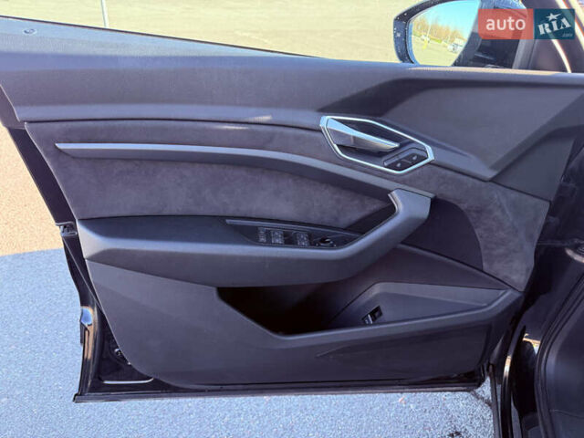 Чорний Ауді E-Tron, об'ємом двигуна 0 л та пробігом 118 тис. км за 19800 $, фото 16 на Automoto.ua