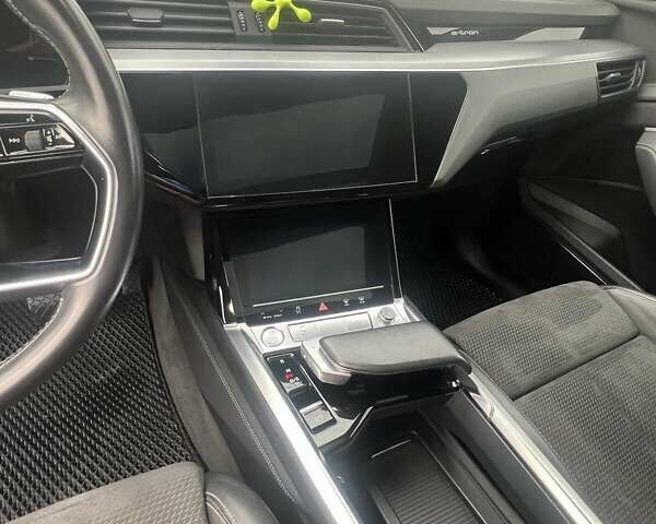 Черный Ауди E-Tron, объемом двигателя 0 л и пробегом 184 тыс. км за 30000 $, фото 15 на Automoto.ua