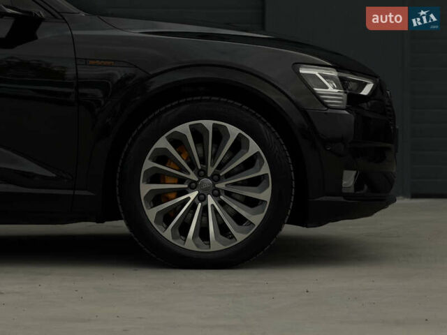 Чорний Ауді E-Tron, об'ємом двигуна 0 л та пробігом 162 тис. км за 28500 $, фото 28 на Automoto.ua