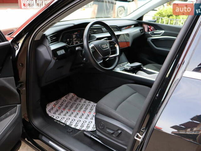 Чорний Ауді E-Tron, об'ємом двигуна 0 л та пробігом 86 тис. км за 29800 $, фото 17 на Automoto.ua