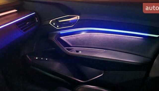 Чорний Ауді E-Tron, об'ємом двигуна 0 л та пробігом 70 тис. км за 30000 $, фото 10 на Automoto.ua
