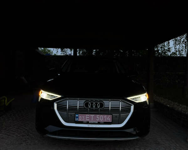 Черный Ауди E-Tron, объемом двигателя 0 л и пробегом 72 тыс. км за 33000 $, фото 23 на Automoto.ua