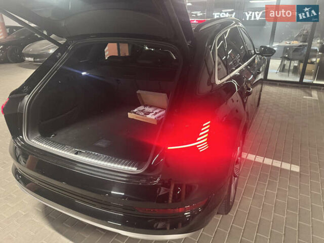 Черный Ауди E-Tron, объемом двигателя 0 л и пробегом 140 тыс. км за 31900 $, фото 8 на Automoto.ua