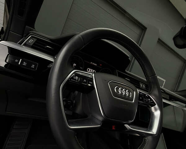 Чорний Ауді E-Tron, об'ємом двигуна 0 л та пробігом 162 тис. км за 28500 $, фото 68 на Automoto.ua